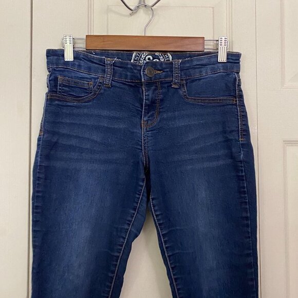 SO Women's Juniors Dark Wash Whiskered Skinny Stretch Jegging Blue Jeans Size 7 - Picture 3 of 5